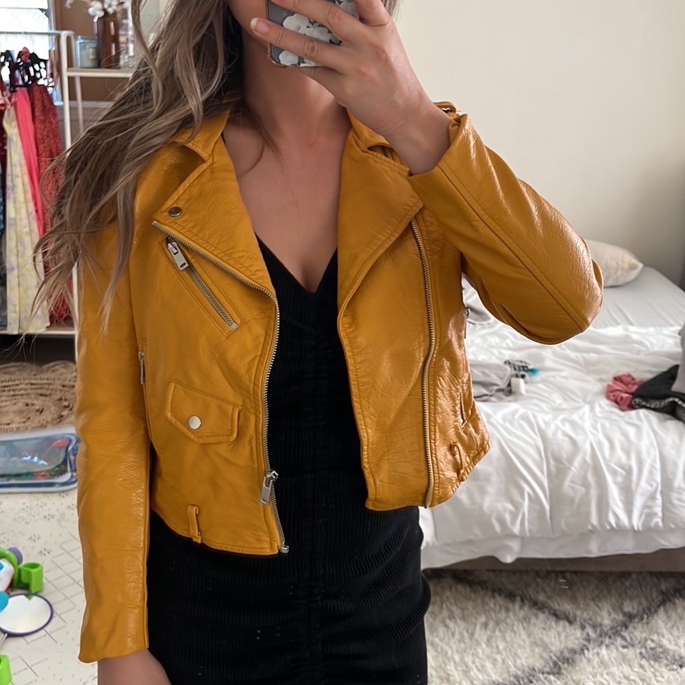 Zara cropped yellow motorcycle cropped leather jacket